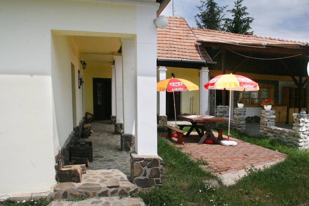 Toldi Vendeghaz
